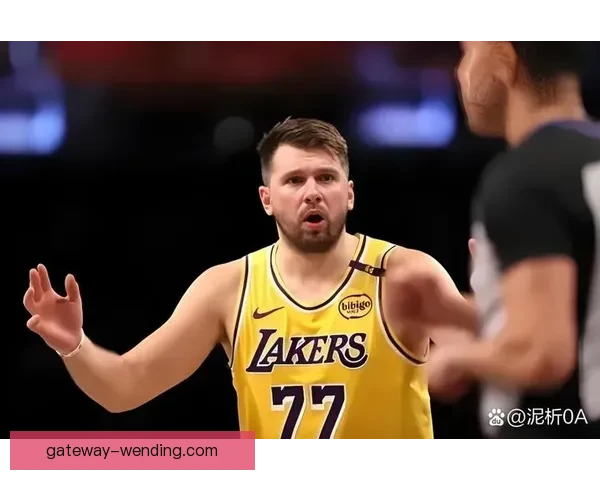 东契奇关键时刻持球比例持续攀升背后独行侠进攻结构重塑与终结方式演变 东契奇关键时刻持球比例持续攀升背后独行侠进攻结构重塑与终结方式演变